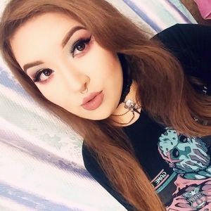 Meet your Posher, Dominique